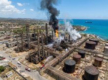 Венесуэла: пожар на НПЗ Кардон и нефтяная ловушка США